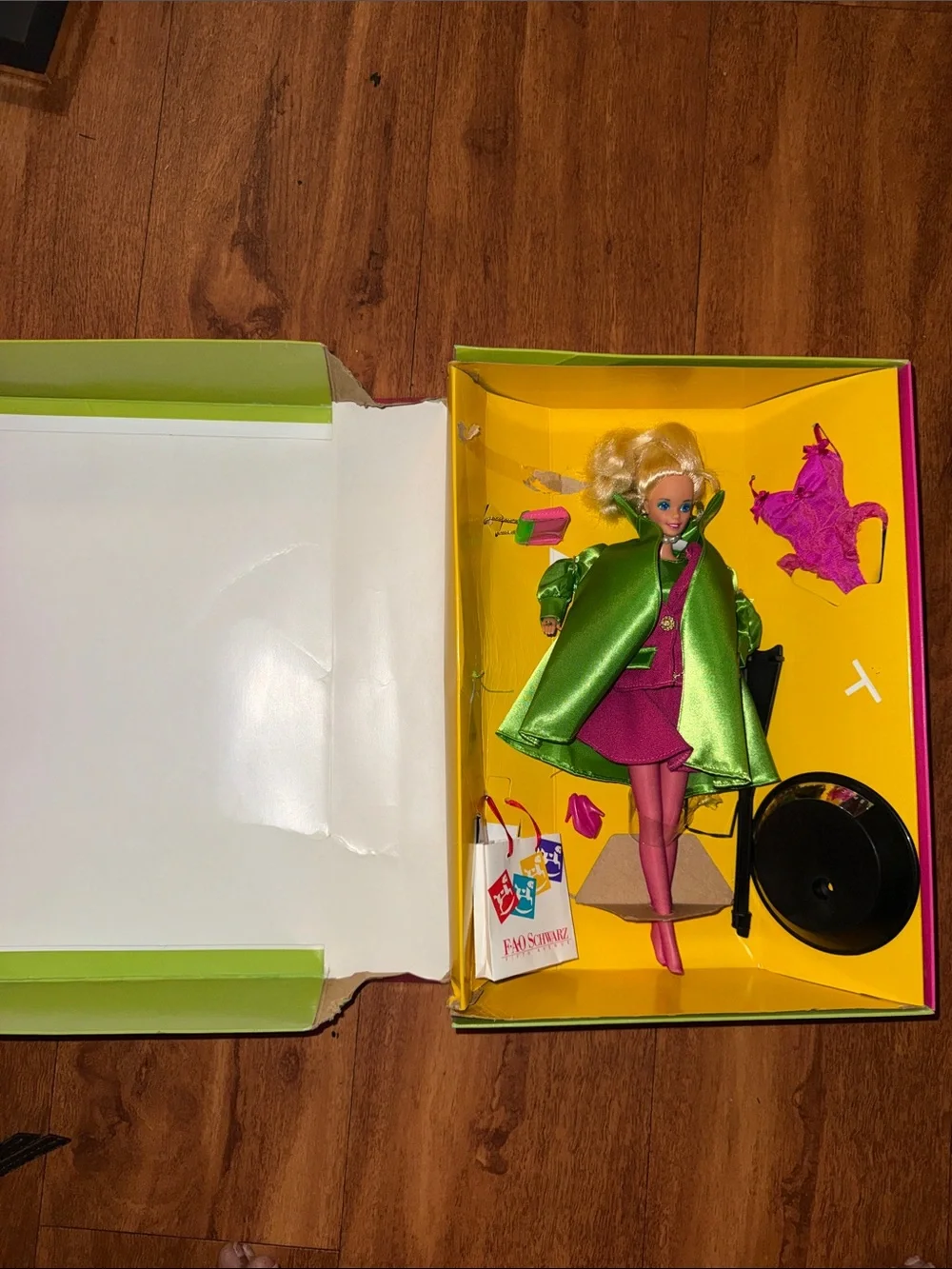 Barbie White Box with Pink Logo and Green Madison Avenue Label - Picture 2 of 6